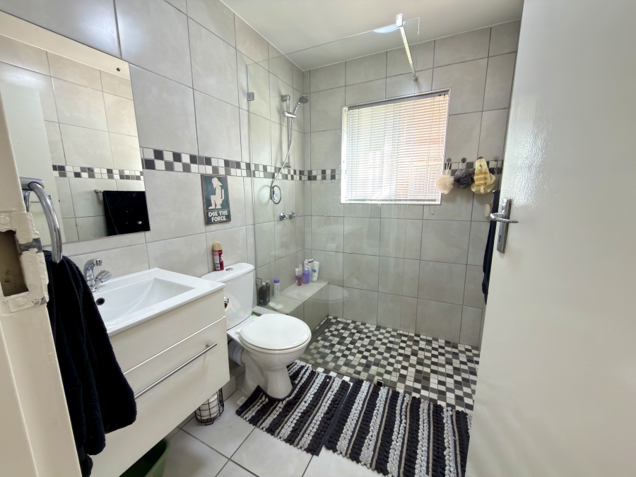 2 Bedroom Property for Sale in Durbanville Western Cape